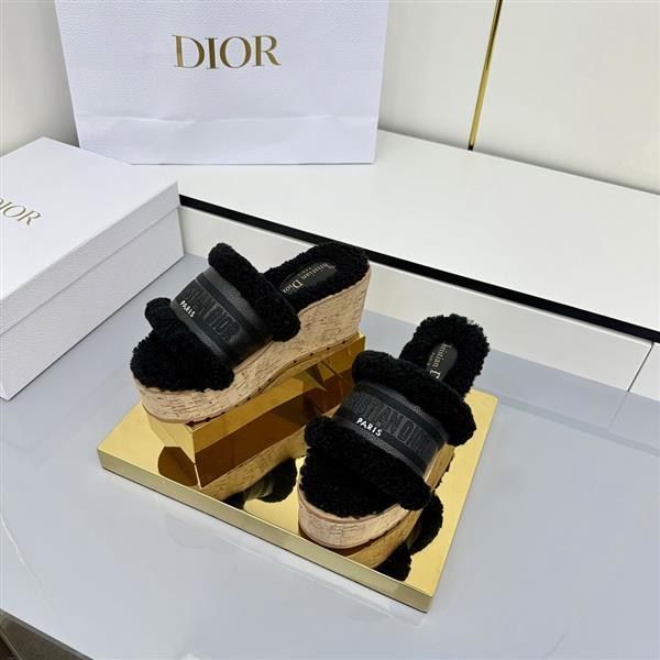 20251128184322592 290